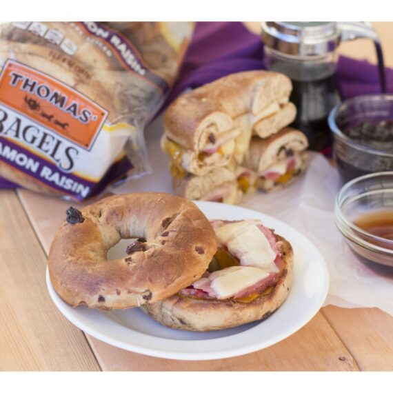 Thomas' Cinnamon Raisin Swirl Bagels, 20 oz.